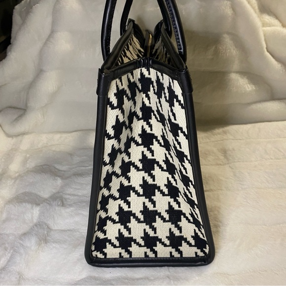 Excellent Condition Kate Spade Ella Houndstooth Jacquard
Tote Bag - Picture 15 of 16